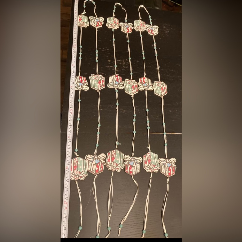 Festive Gift Box Garland with Beads